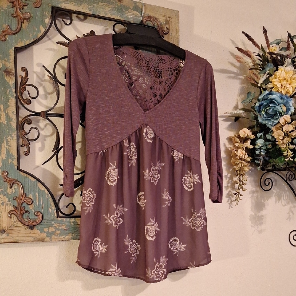 Maurices Brown/Tan Floral Lace Blouse. Size Medium